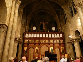 20120924サン･ジュリアン･ル･ポーヴル教会ピアノコンサート.jpg